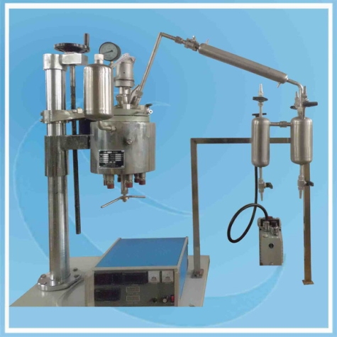 Lift and condensation Reactor